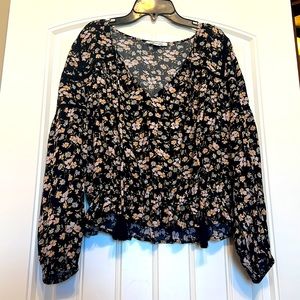 American eagle long sleeve floral blouse
